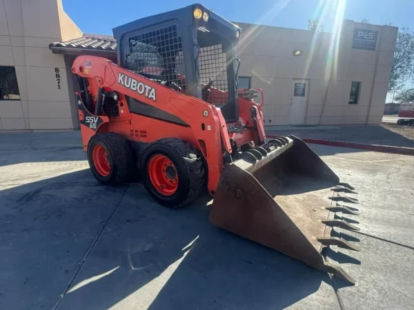 2016 Kubota SSV65 Skid Steer