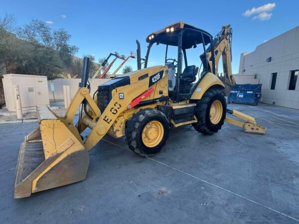 2014 CAT 420F Backhoe - Image 10