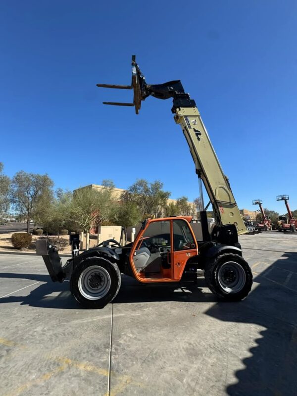 2016 JLG 1055 Telehandler - Image 10