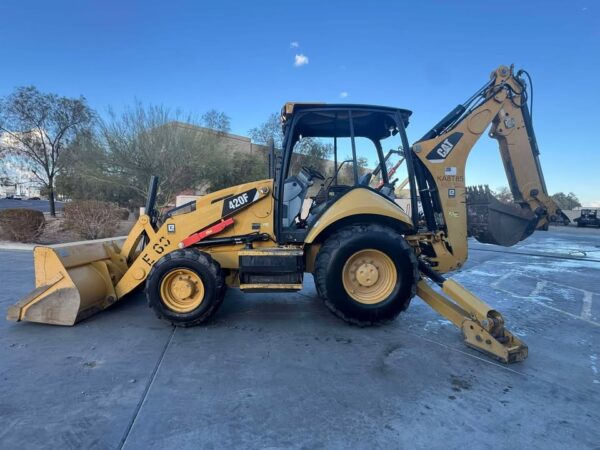 2014 CAT 420F Backhoe - Image 9