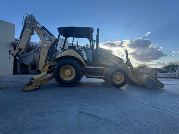 2014 CAT 420F Backhoe - Image 8