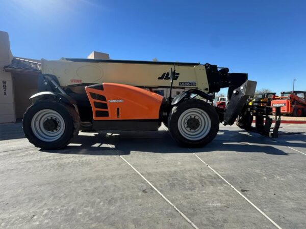 2016 JLG 1055 Telehandler - Image 8