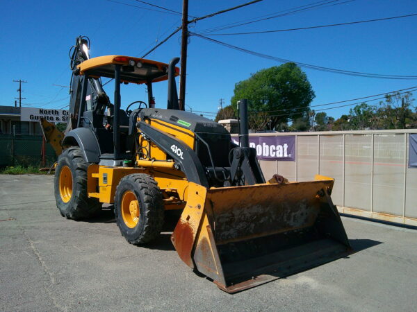 2018 John Deere 410L Backhoe - Image 2