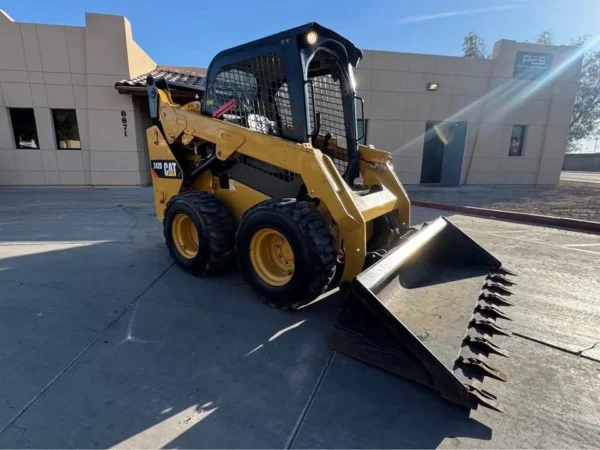 2015 CAT 242D Skid Steer Low Hours 2 Buckets and Pallet Forks