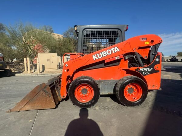 2016 Kubota SSV65 Skid Steer - Image 9