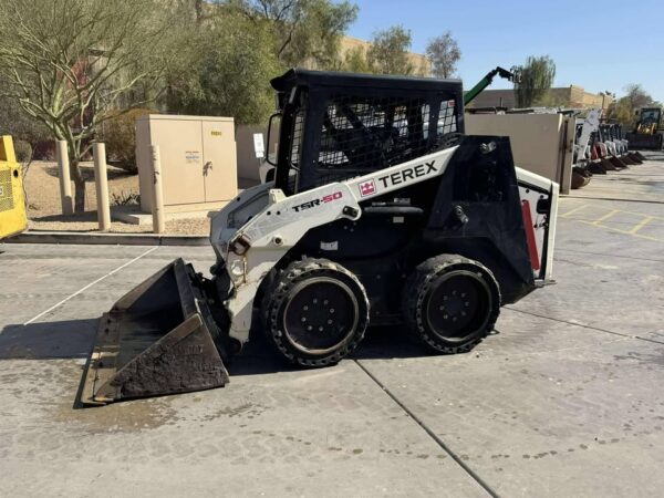 2011 TEREX TSR-50 Skid Steer - Image 9