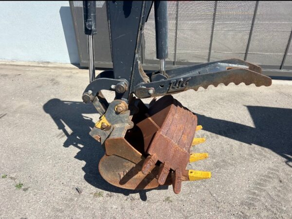 2023 John Deere 35G Mini Ex with extra bucket - Image 7