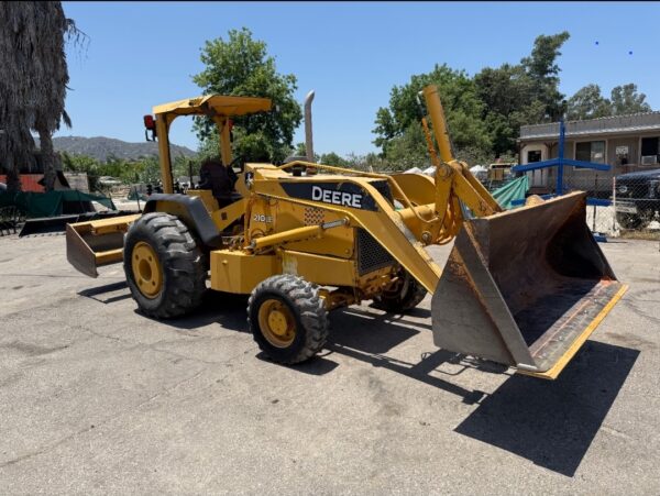 2005 John Deere 210 Skip Loader - Image 2
