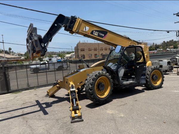 2016 CAT TL 943 TELEHANDLER - Image 2