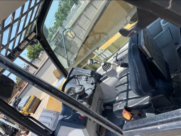 2016 CAT TL 943 TELEHANDLER - Image 4